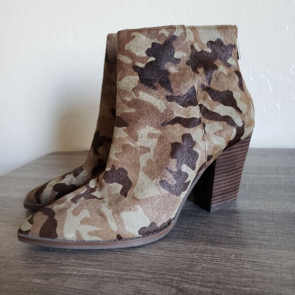 Lucky Brand Adalan Calfhair Bootie Camo Green Women's 9 Pointed Toe Ankle Boots - Picture 12 of 12